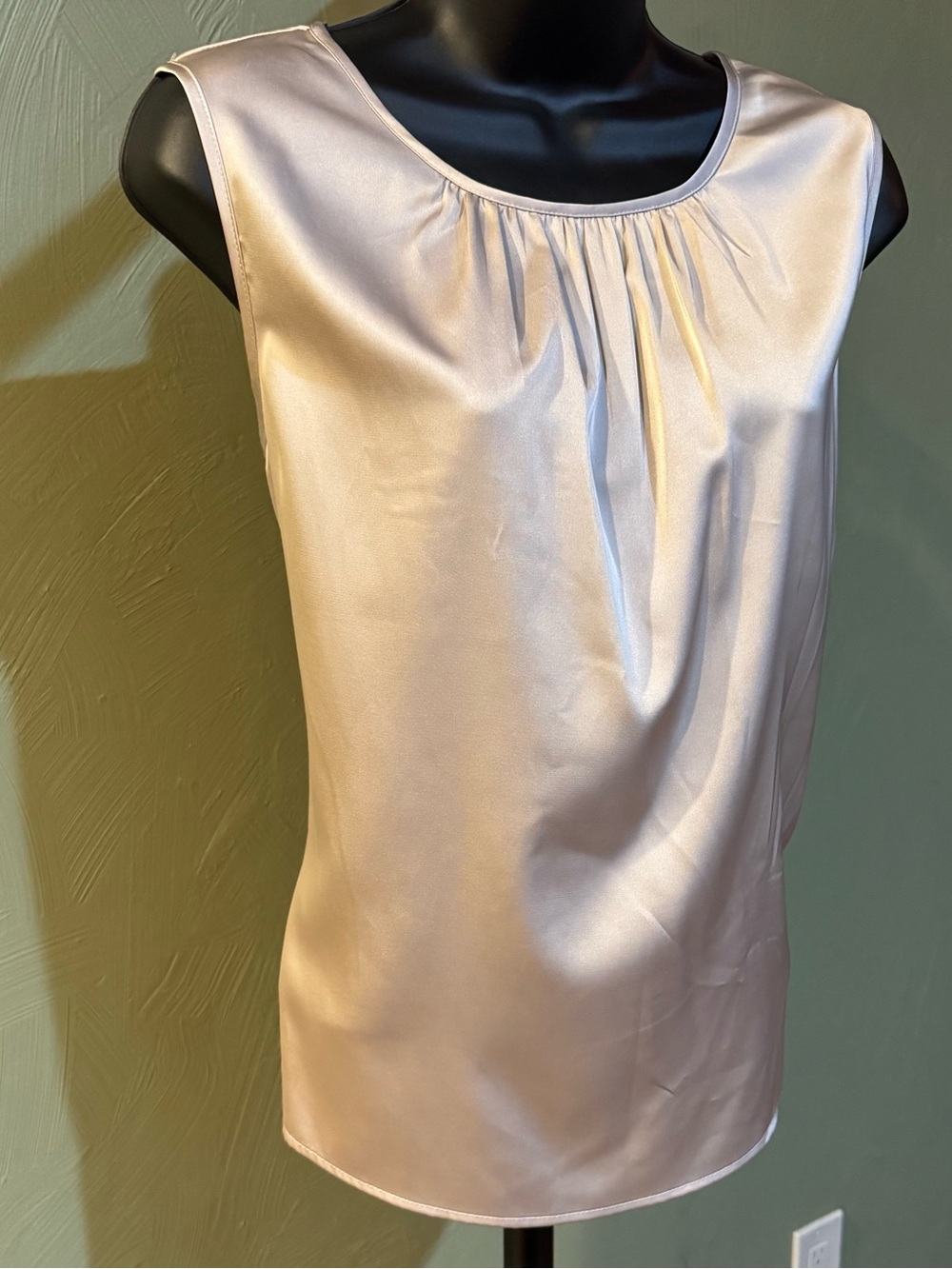 Calvin Klein Satin Sleeveless Blouse Pleated Scoop Neck Champagne Gold Size M - Picture 11 of 12